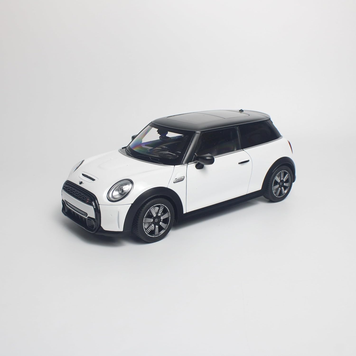 Order HMB 1:18 Mini Cooper S Diecast Model Car White Black Roof